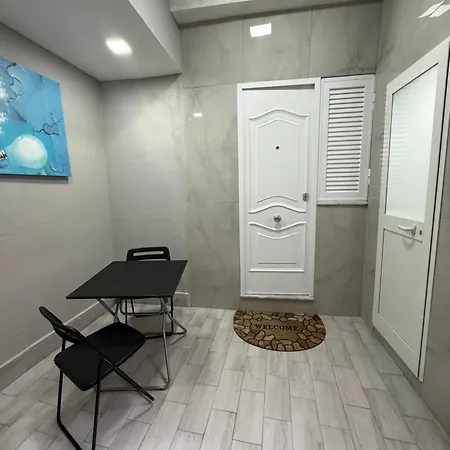 Caracciolo 36 Neapel