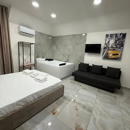 Apartment Caracciolo 36