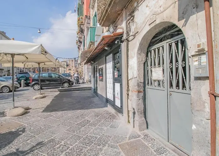 Apartment Caracciolo 36