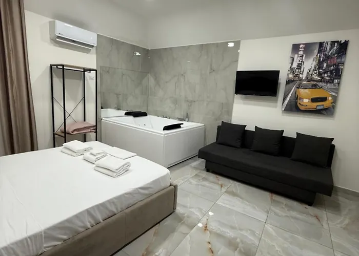 Apartment Caracciolo 36